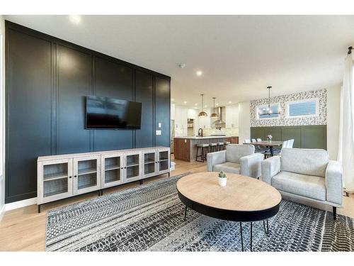 15 Bearberry Lane, Okotoks, AB - Indoor Photo Showing Living Room