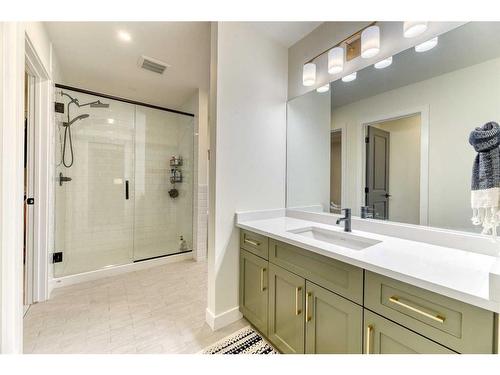 15 Bearberry Lane, Okotoks, AB - Indoor Photo Showing Bathroom