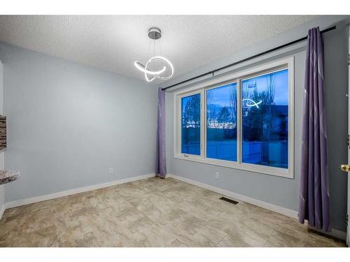 78 Evansmeade Circle Nw, Calgary, AB - Indoor Photo Showing Other Room