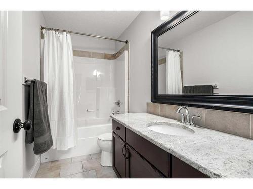 146 Auburn Sound Circle Se, Calgary, AB - Indoor Photo Showing Bathroom