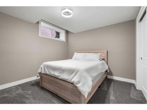 146 Auburn Sound Circle Se, Calgary, AB - Indoor Photo Showing Bedroom