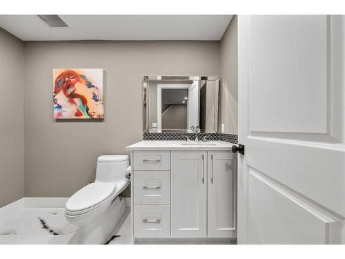 146 Auburn Sound Circle Se, Calgary, AB - Indoor Photo Showing Bathroom