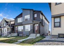 28 Edith Gate NW Calgary, AB T3R 1Z2