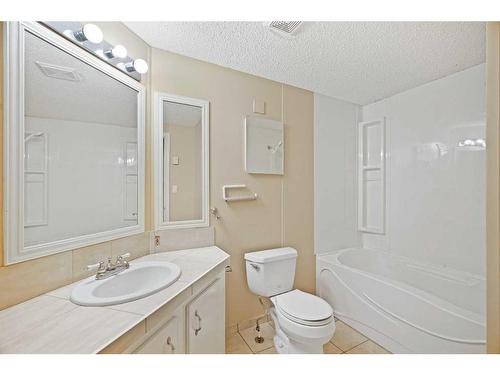 280235 Township Road 240, Rural Rocky View County, AB - Indoor Photo Showing Bathroom