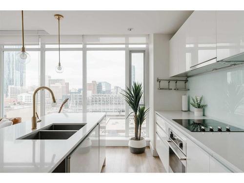 1009-1122 3 Street Se, Calgary, AB - Indoor Photo Showing Kitchen With Double Sink With Upgraded Kitchen