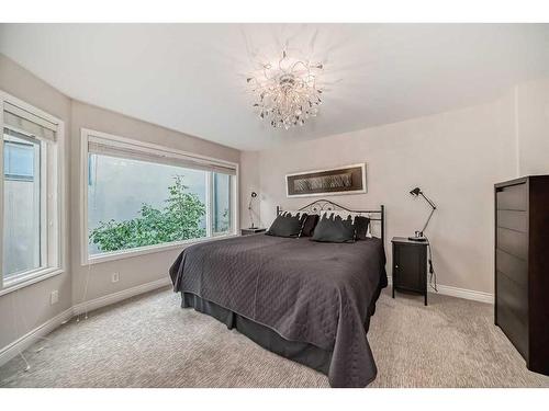 1906 12 Street Sw, Calgary, AB - Indoor Photo Showing Bedroom