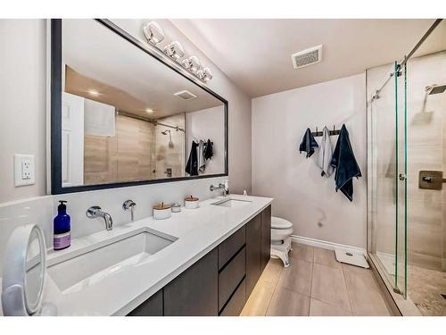 1906 12 Street Sw, Calgary, AB - Indoor Photo Showing Bathroom