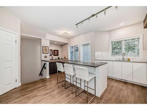 1906 12 Street Sw, Calgary, AB - Indoor Photo Showing Kitchen