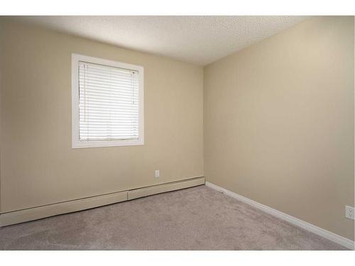 202-611 67 Avenue Sw, Calgary, AB - Indoor Photo Showing Other Room