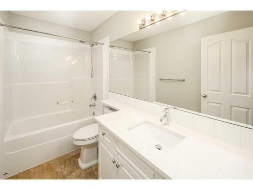 59 Somerset Manor Sw, Calgary, AB - Indoor Photo Showing Bathroom