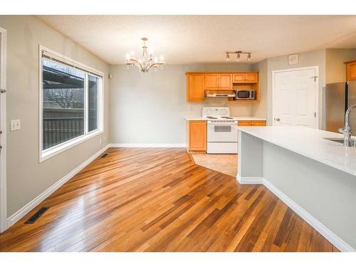 59 Somerset Manor Sw, Calgary, AB - Indoor Photo Showing Kitchen