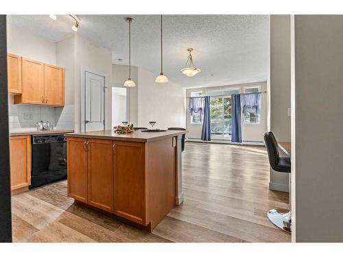 107-120 Country Village Circle Ne, Calgary, AB - Indoor Photo Showing Kitchen