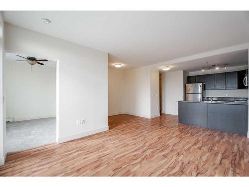 Suite 420-955 Mcpherson Road Ne, Calgary, AB - Indoor Photo Showing Kitchen