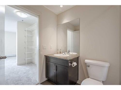 Suite 420-955 Mcpherson Road Ne, Calgary, AB - Indoor Photo Showing Bathroom