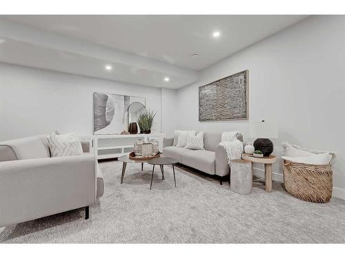 3725 Richmond Road Sw, Calgary, AB - Indoor Photo Showing Living Room