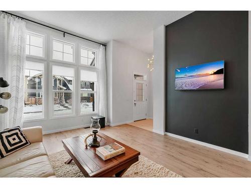 58 Masters Crescent Se, Calgary, AB - Indoor Photo Showing Living Room