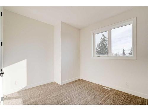 3727 Richmond Road Sw, Calgary, AB - Indoor Photo Showing Other Room