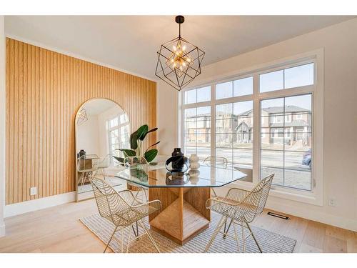 3727 Richmond Road Sw, Calgary, AB - Indoor Photo Showing Dining Room