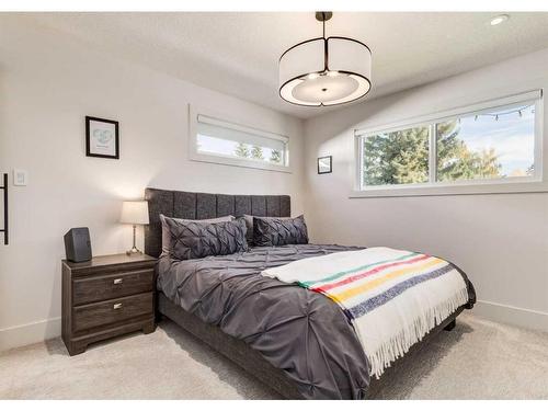 4511 41 Street Nw, Calgary, AB - Indoor Photo Showing Bedroom