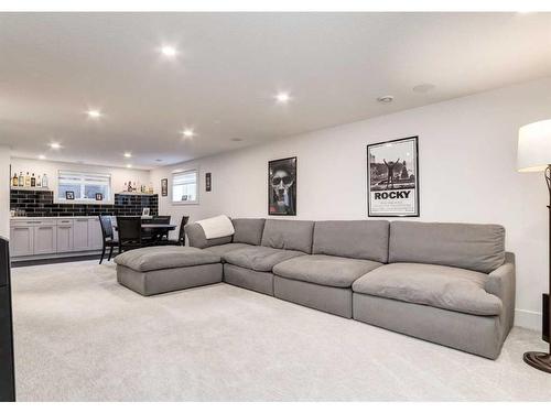 4511 41 Street Nw, Calgary, AB - Indoor Photo Showing Living Room