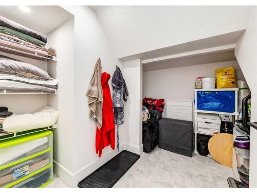 4511 41 Street Nw, Calgary, AB - Indoor With Storage