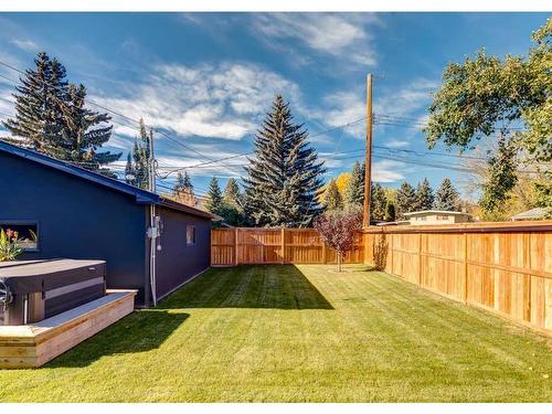 4511 41 Street Nw, Calgary, AB - Outdoor