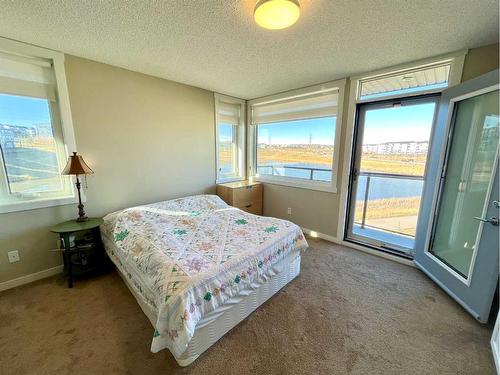 407-218 Sherwood Square Nw, Calgary, AB - Indoor Photo Showing Bedroom