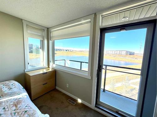 407-218 Sherwood Square Nw, Calgary, AB - Indoor Photo Showing Bedroom