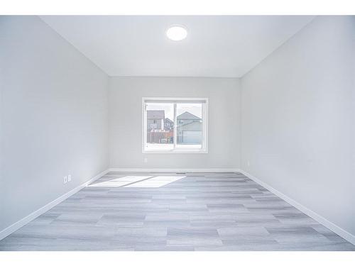 600 Baywater Manor Sw, Airdrie, AB - Indoor Photo Showing Other Room