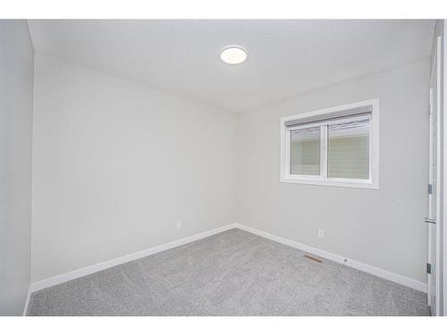 600 Baywater Manor Sw, Airdrie, AB - Indoor Photo Showing Other Room