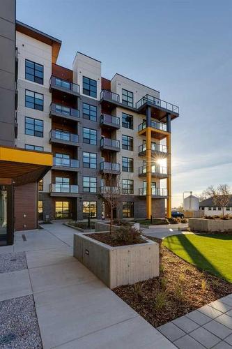 208-330 Dieppe Drive Sw, Calgary, AB - Outdoor With Balcony