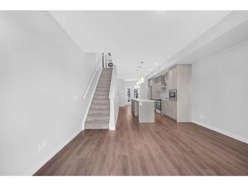 926 Sage Hill Grove Nw, Calgary, AB - Indoor Photo Showing Kitchen