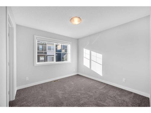 926 Sage Hill Grove Nw, Calgary, AB - Indoor Photo Showing Bathroom