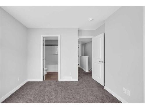 926 Sage Hill Grove Nw, Calgary, AB - Indoor Photo Showing Bathroom