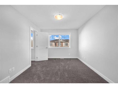 926 Sage Hill Grove Nw, Calgary, AB - Indoor Photo Showing Bathroom