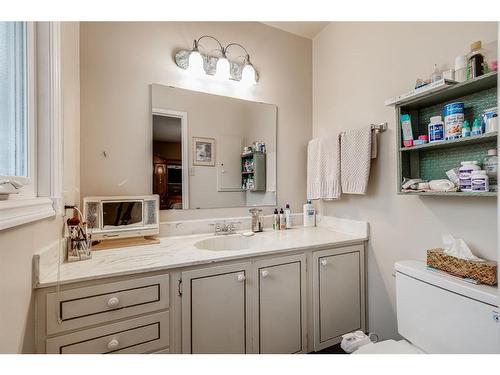 11039 Brae Road Sw, Calgary, AB - Indoor Photo Showing Bathroom