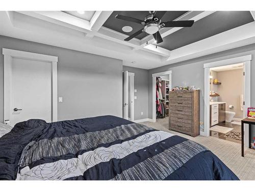 111 Sherview Grove Nw, Calgary, AB - Indoor Photo Showing Bedroom