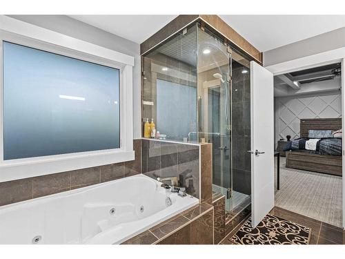 111 Sherview Grove Nw, Calgary, AB - Indoor Photo Showing Bathroom