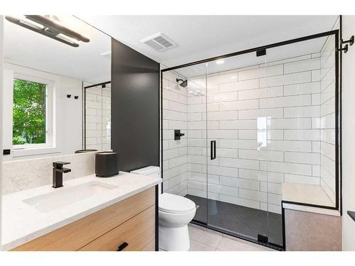 476 West Chestemere Drive, Chestermere, AB - Indoor Photo Showing Bathroom