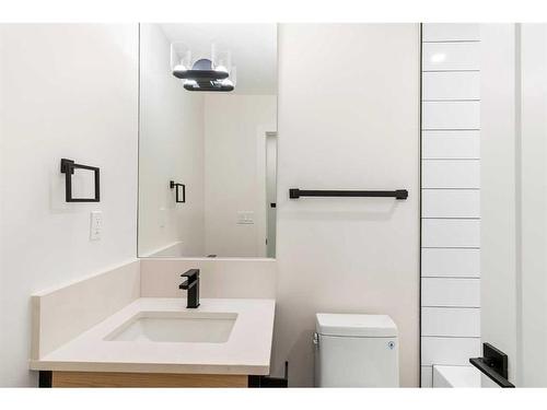 476 West Chestemere Drive, Chestermere, AB - Indoor Photo Showing Bathroom