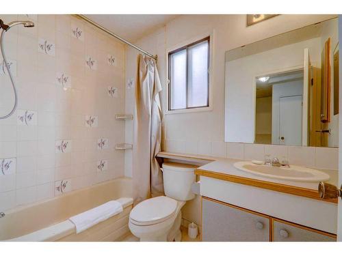 14787 Deer Ridge Drive Se, Calgary, AB - Indoor Photo Showing Bathroom