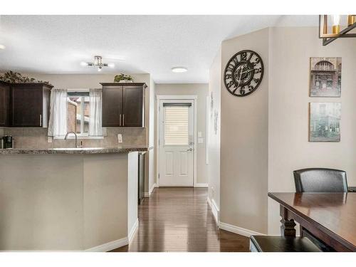 42 Silverado Plains Manor Sw, Calgary, AB - Indoor Photo Showing Kitchen