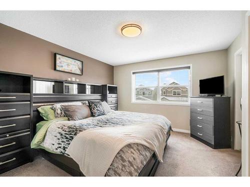 42 Silverado Plains Manor Sw, Calgary, AB - Indoor Photo Showing Bedroom