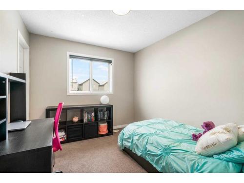 42 Silverado Plains Manor Sw, Calgary, AB - Indoor Photo Showing Bedroom