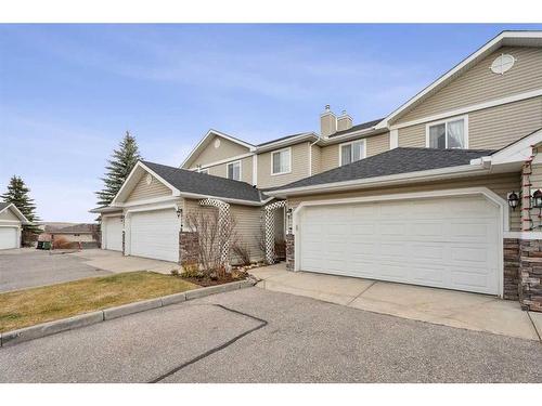 11-117 Bow Ridge Drive, Cochrane, AB - Outdoor