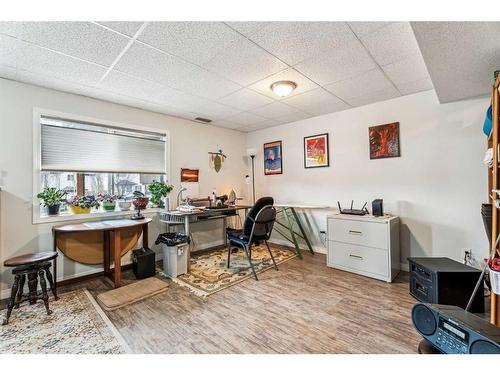 11-117 Bow Ridge Drive, Cochrane, AB - Indoor Photo Showing Office