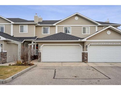 11-117 Bow Ridge Drive, Cochrane, AB - Outdoor