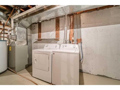 9-4515 7 Avenue Se, Calgary, AB - Indoor Photo Showing Laundry Room