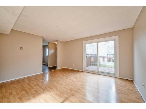 9-4515 7 Avenue Se, Calgary, AB - Indoor Photo Showing Other Room