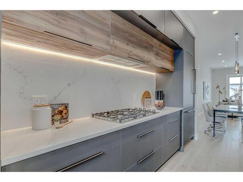 2431 6 Avenue Nw, Calgary, AB - Indoor Photo Showing Kitchen